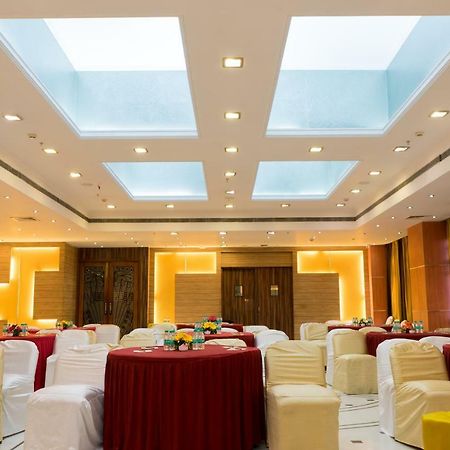 Hotel Gemini Continental, Hazratganj Lucknow Zewnętrze zdjęcie