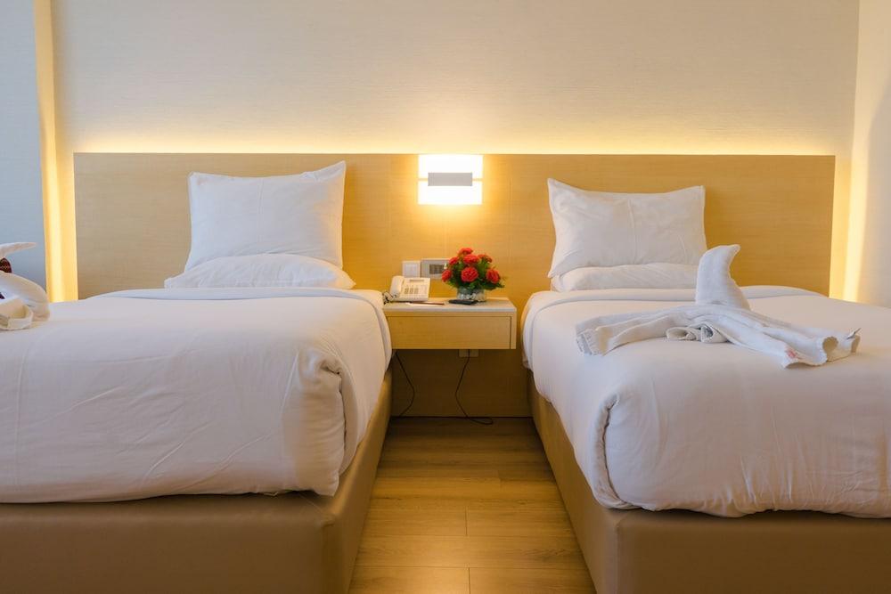 Hotel Gemini Continental, Hazratganj Lucknow Zewnętrze zdjęcie