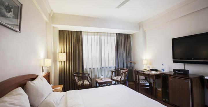 Hotel Gemini Continental, Hazratganj Lucknow Zewnętrze zdjęcie