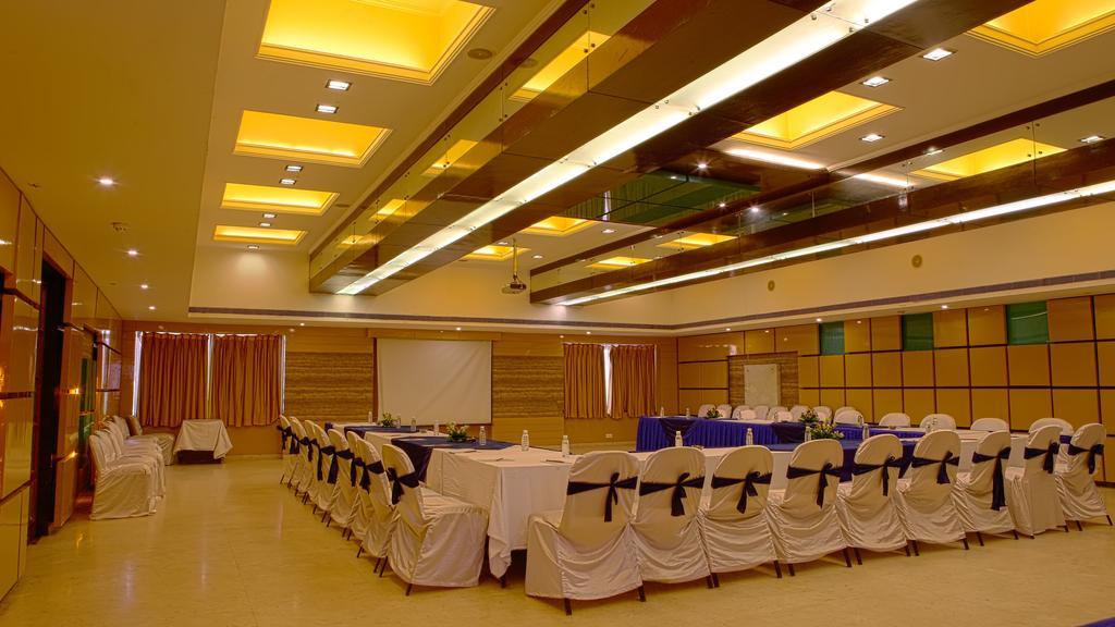 Hotel Gemini Continental, Hazratganj Lucknow Zewnętrze zdjęcie