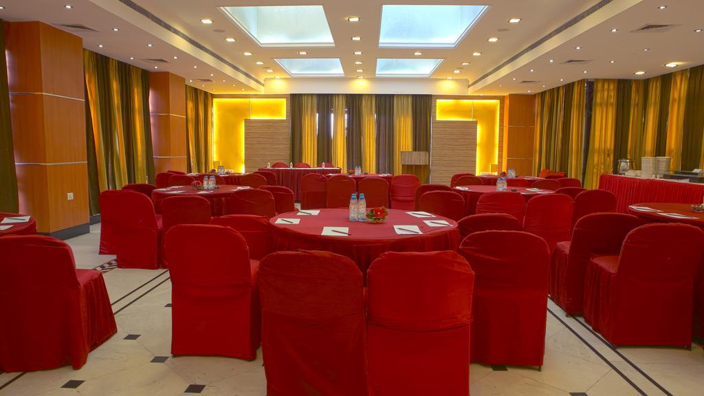 Hotel Gemini Continental, Hazratganj Lucknow Zewnętrze zdjęcie