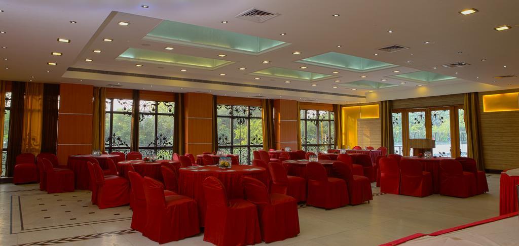 Hotel Gemini Continental, Hazratganj Lucknow Zewnętrze zdjęcie