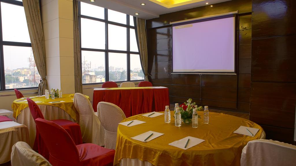 Hotel Gemini Continental, Hazratganj Lucknow Zewnętrze zdjęcie