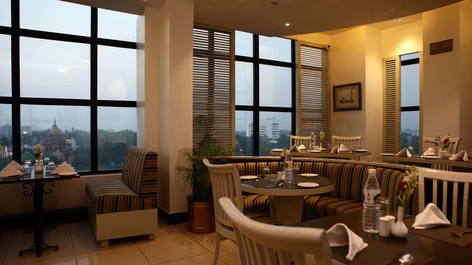 Hotel Gemini Continental, Hazratganj Lucknow Zewnętrze zdjęcie