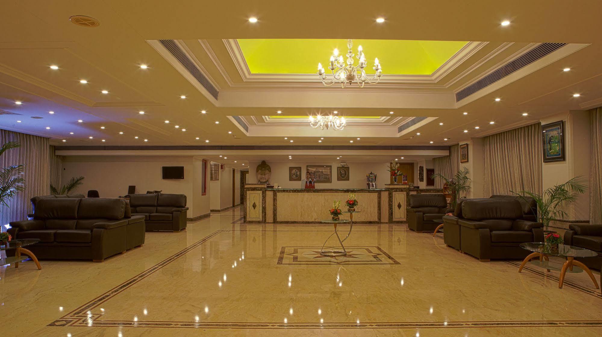 Hotel Gemini Continental, Hazratganj Lucknow Zewnętrze zdjęcie
